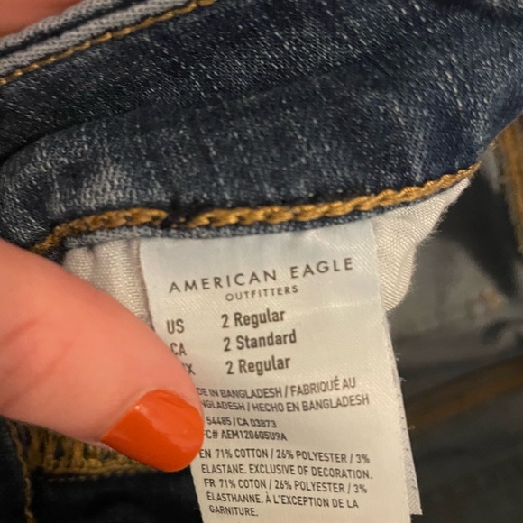 Size 2 American Eagle jeans - Picture 3 of 4